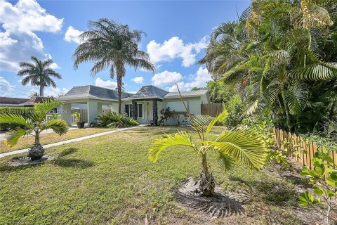 Villa ou maison à vendre à Margate, Floride: 2 chambres, 109.81 m2 № 1223964 - photo 2