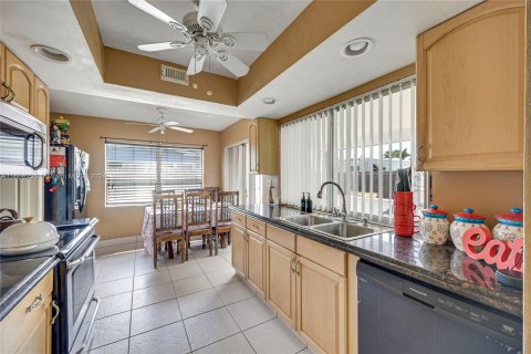 Casa en venta en Margate, Florida, 2 dormitorios, 109.81 m2 № 1223964 - foto 10