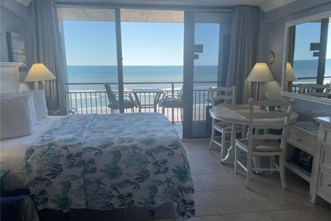 Condo in Daytona Beach Shores, Florida, 1 bedroom  № 1067205 - photo 3
