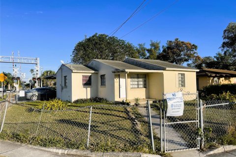 Villa ou maison à vendre à West Palm Beach, Floride: 3 chambres, 87.33 m2 № 1056994 - photo 1