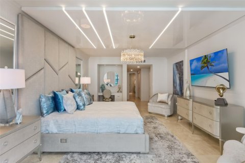 Copropriété à vendre à Miami, Floride: 3 chambres, 303.23 m2 № 1073914 - photo 15