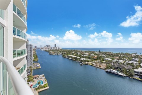 Condo in Miami, Florida, 3 bedrooms  № 1073914 - photo 19