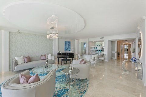 Condominio en venta en Miami, Florida, 3 dormitorios, 303.23 m2 № 1073914 - foto 27