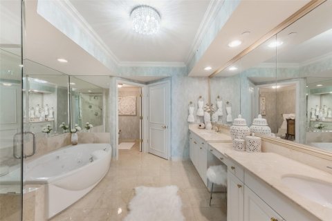 Copropriété à vendre à Miami, Floride: 3 chambres, 303.23 m2 № 1073914 - photo 13