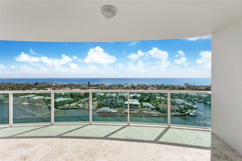 Copropriété à vendre à Miami, Floride: 3 chambres, 303.23 m2 № 1073914 - photo 18