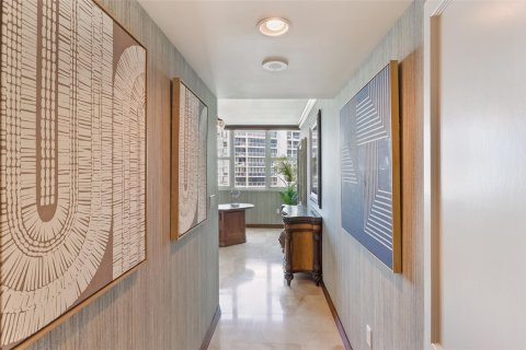 Condo in Miami, Florida, 3 bedrooms  № 1073914 - photo 11