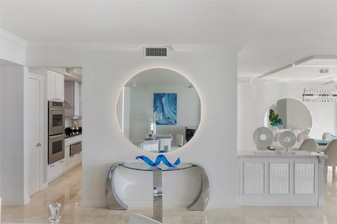 Copropriété à vendre à Miami, Floride: 3 chambres, 303.23 m2 № 1073914 - photo 26