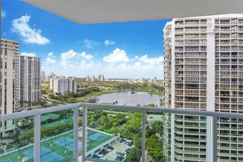 Copropriété à vendre à Miami, Floride: 3 chambres, 303.23 m2 № 1073914 - photo 5