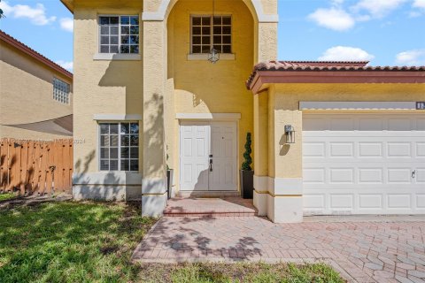 Villa ou maison à vendre à Miami, Floride: 4 chambres, 199.93 m2 № 1384631 - photo 4