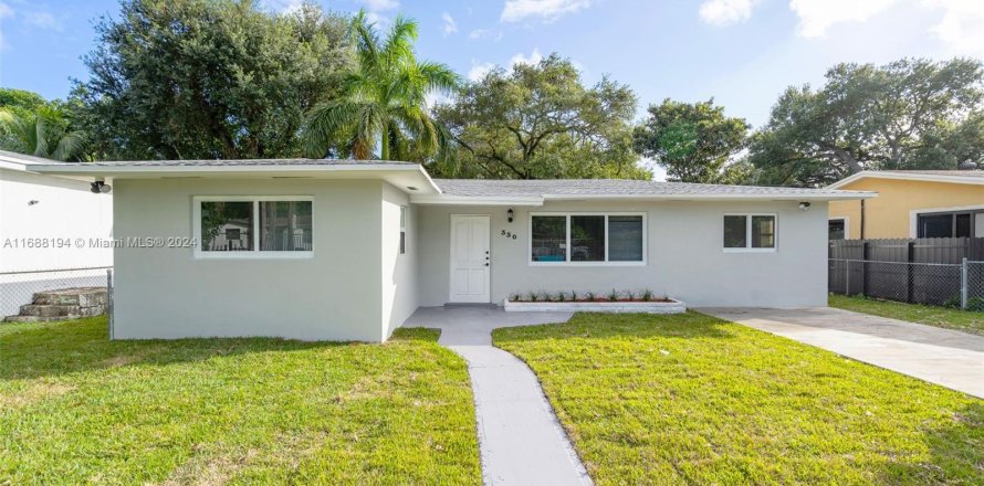 Villa ou maison à Miami, Floride 4 chambres, 96.62 m2 № 1429887