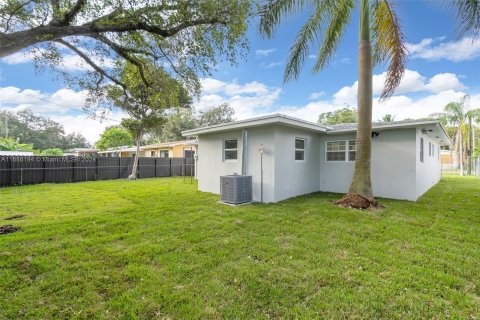 Villa ou maison à vendre à Miami, Floride: 4 chambres, 96.62 m2 № 1429887 - photo 25