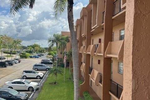 Condo in Sunrise, Florida, 2 bedrooms  № 1357242 - photo 1