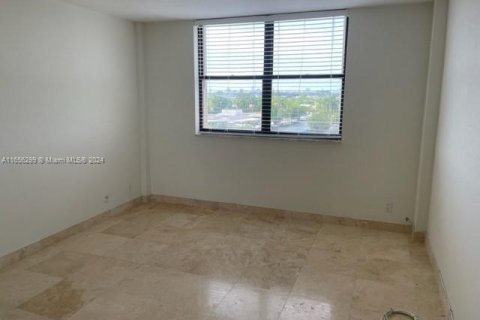 Copropriété à louer à North Miami, Floride: 2 chambres, 110.55 m2 № 1357244 - photo 11