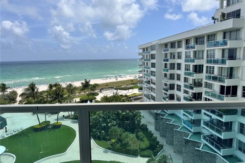 Condo in Miami Beach, Florida, 2 bedrooms  № 1357197 - photo 2