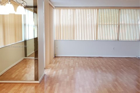 Copropriété à louer à Miami, Floride: 2 chambres, 113.53 m2 № 1357153 - photo 21