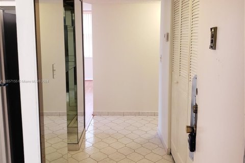 Copropriété à louer à Miami, Floride: 2 chambres, 113.53 m2 № 1357153 - photo 12