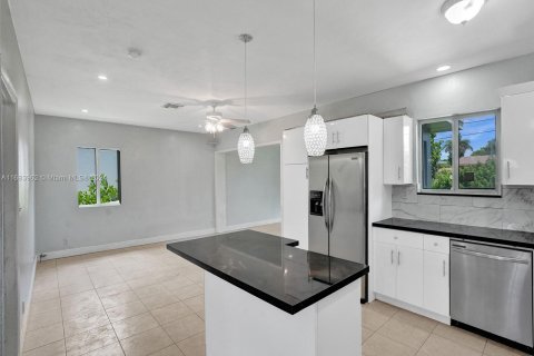 House in Fort Lauderdale, Florida 3 bedrooms, 131.64 sq.m. № 1418498 - photo 2