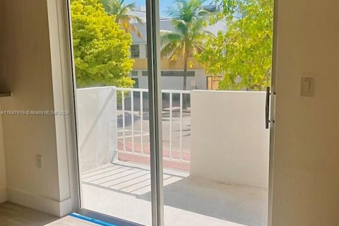 Condominio en venta en Miami Beach, Florida, 1 dormitorio, 61.78 m2 № 1331464 - foto 7