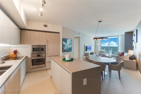 Copropriété à vendre à Hollywood, Floride: 1 chambre, 79.15 m2 № 1033321 - photo 1