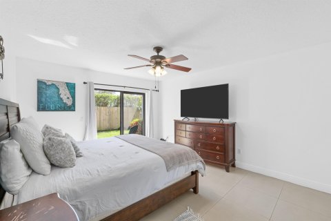 Townhouse in Wellington, Florida 3 bedrooms, 188.22 sq.m. № 1033788 - photo 29