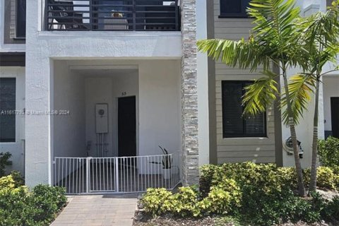 Townhouse in Miami, Florida 3 bedrooms, 154.4 sq.m. № 1268764 - photo 1