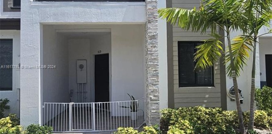 Townhouse in Miami, Florida 3 bedrooms, 154.4 sq.m. № 1268764