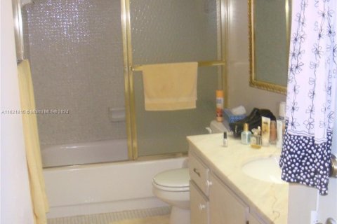 Condo in Miami Beach, Florida, 1 bedroom  № 1268729 - photo 7