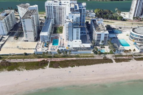 Condo in Miami Beach, Florida, 1 bedroom  № 1268729 - photo 4