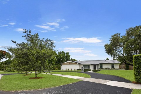 Villa ou maison à vendre à Palmetto Bay, Floride: 4 chambres, 170.29 m2 № 1268765 - photo 4