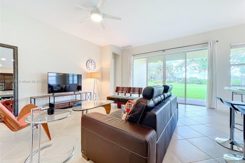 Casa en venta en Royal Palm Beach, Florida, 3 dormitorios, 175.68 m2 № 1381633 - foto 4