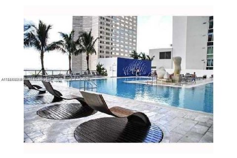 Condominio en venta en Miami, Florida, 1 dormitorio, 78.6 m2 № 1049637 - foto 13