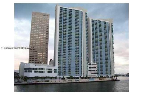 Condominio en venta en Miami, Florida, 1 dormitorio, 78.6 m2 № 1049637 - foto 16