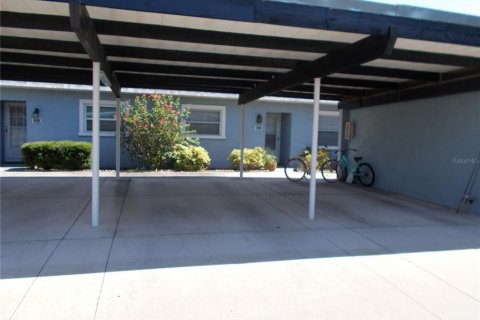 Condo in New Port Richey, Florida, 2 bedrooms  № 1243020 - photo 2