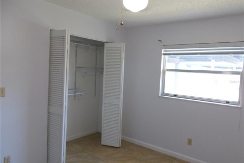 Condo in New Port Richey, Florida, 2 bedrooms  № 1243020 - photo 21