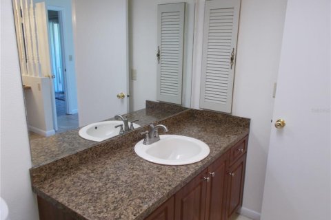 Condo in New Port Richey, Florida, 2 bedrooms  № 1243020 - photo 18