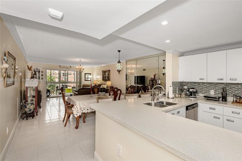 Condominio en venta en Sunrise, Florida, 2 dormitorios, 116.59 m2 № 1019241 - foto 3