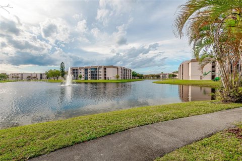 Condominio en venta en Sunrise, Florida, 2 dormitorios, 116.59 m2 № 1019241 - foto 2