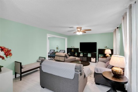 Casa en venta en Coral Springs, Florida, 4 dormitorios, 234.86 m2 № 1017951 - foto 21