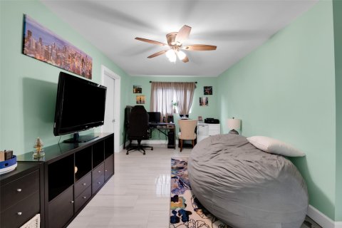 Casa en venta en Coral Springs, Florida, 4 dormitorios, 234.86 m2 № 1017951 - foto 18