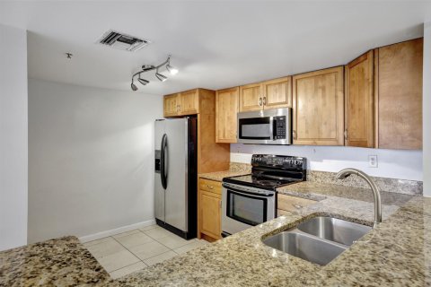 Condo in Fort Lauderdale, Florida, 2 bedrooms  № 1075720 - photo 24