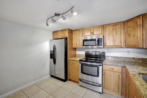 Condo in Fort Lauderdale, Florida, 2 bedrooms  № 1075720 - photo 23