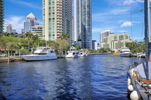 Condo in Fort Lauderdale, Florida, 2 bedrooms  № 1075720 - photo 2