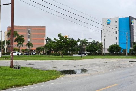 Propiedad comercial en venta en Florida City, Florida № 1396007 - foto 4