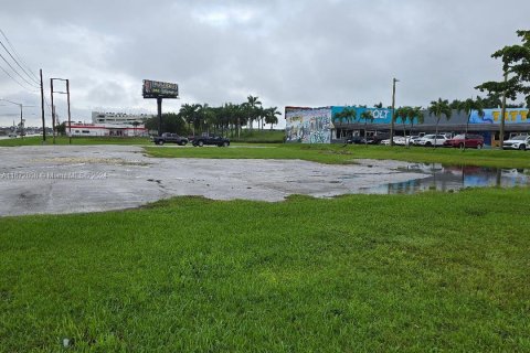 Propiedad comercial en venta en Florida City, Florida № 1396007 - foto 1