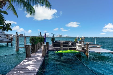 Casa en venta en Miami Beach, Florida, 4 dormitorios, 290.88 m2 № 1396008 - foto 6