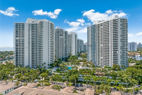 Condo in Aventura, Florida, 3 bedrooms  № 1396006 - photo 18