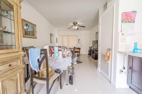 Condominio en venta en Hialeah, Florida, 1 dormitorio, 74.32 m2 № 1385552 - foto 7