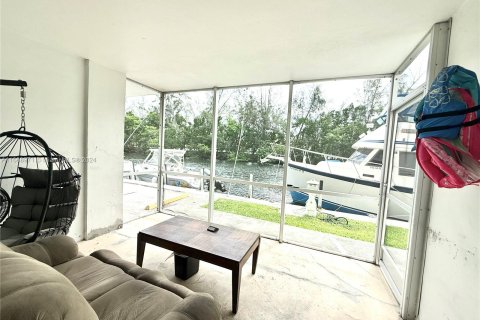 Copropriété à vendre à North Miami Beach, Floride: 2 chambres, 100.61 m2 № 1385551 - photo 22