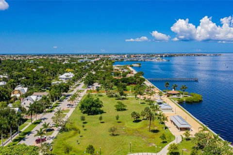 Condo in Punta Gorda, Florida, 2 bedrooms  № 1250564 - photo 2