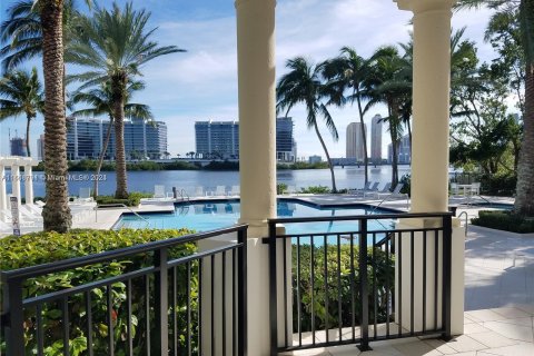 Condo in Aventura, Florida, 2 bedrooms  № 1331223 - photo 21